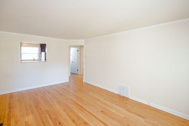 Building Photo - 4262 W Nelson St