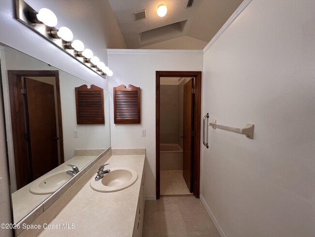 Building Photo - 818 7 Gables Cir SE