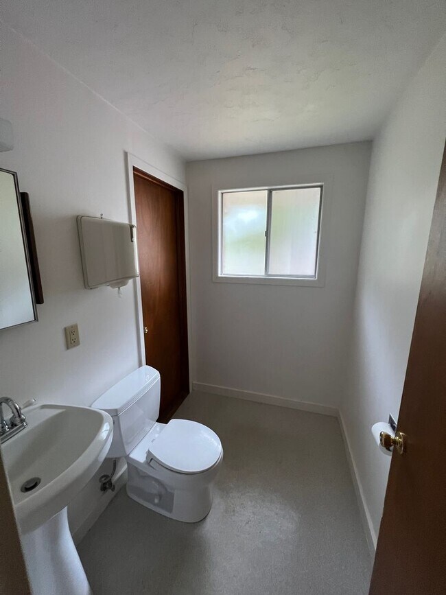 Building Photo - 11640 SW Corby Dr