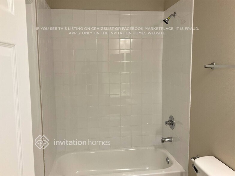 Building Photo - 356 Fish Hawk Dr