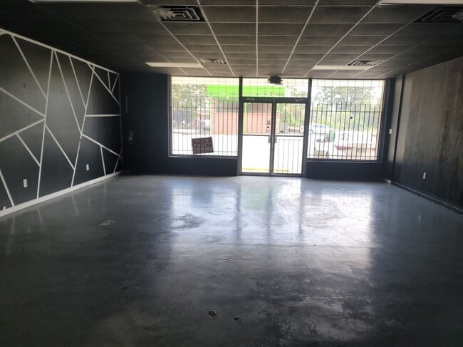 Building Photo - 8700 Colonel Glenn Rd