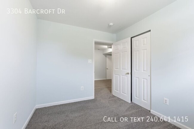 Building Photo - 3304 Barcroft Dr