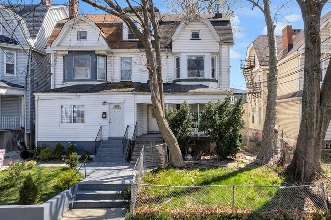 Building Photo - 555 Jefferson Ave