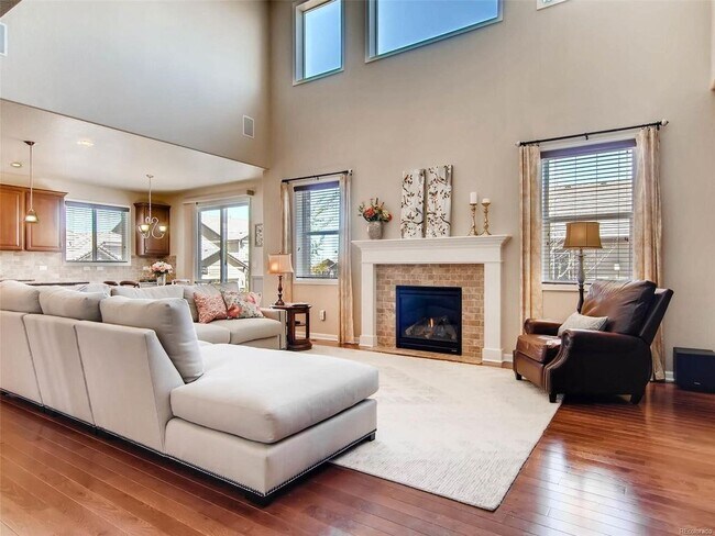 Building Photo - 10732 Hillsboro Cir