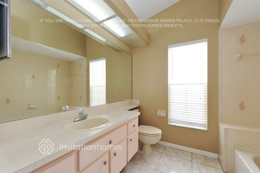 Building Photo - 5430 Los Palos Dr