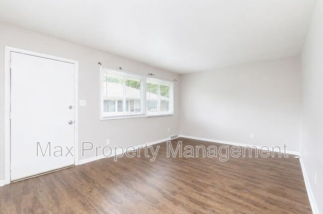 Building Photo - 3420 SW 8th St