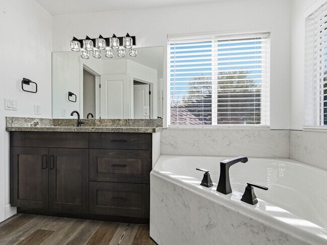 Building Photo - RES_O VAN DER WATT_14512