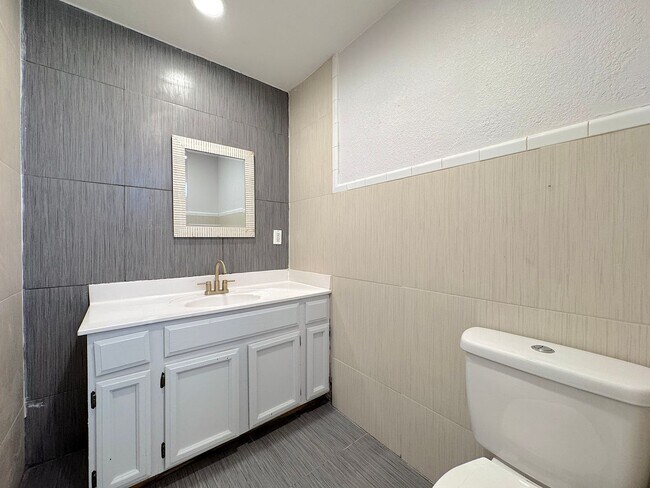 Building Photo - East El Paso 3 bed Refrig A/C
