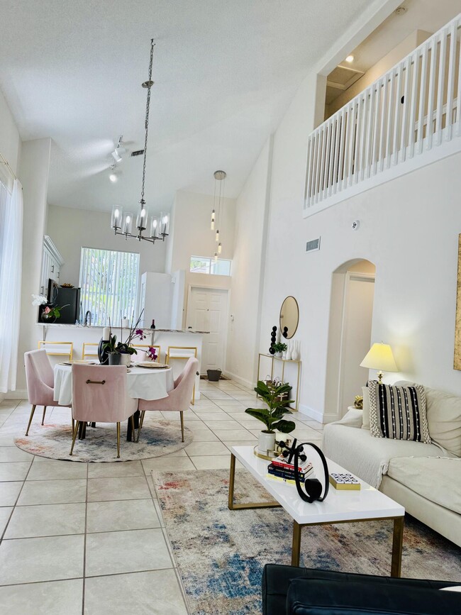 Building Photo - 6752 Green Island Cir