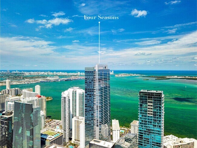 Building Photo - 1425 Brickell Ave