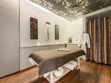 Building Photo - 77 Hudson St