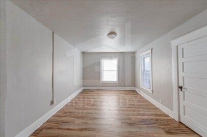 Building Photo - 622 N Mulberry St