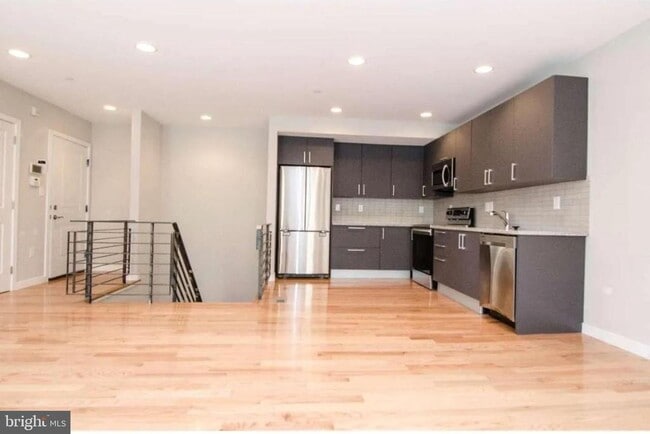 Building Photo - 1819 Ginnodo St