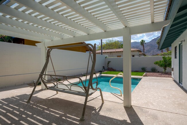 Building Photo - 53475 Avenida Herrera