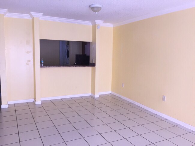 Building Photo - 1800 W 54th St