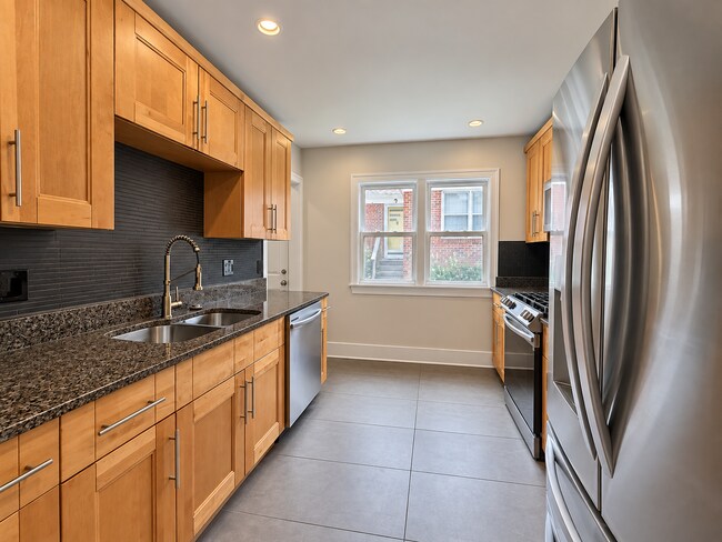 Building Photo - 1106 N 49th Ave