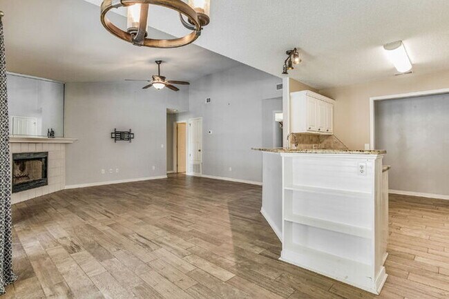 Building Photo - Welcome to your dream home! This stunning 4-bedroom, 3-bathroom residence is perfectly situated n...