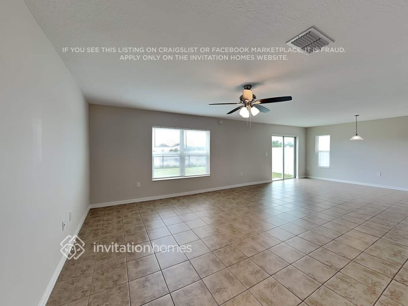 Building Photo - 10420 Laguna Plains Dr
