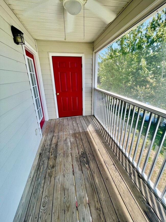 Building Photo - 828 Amelia Lakes