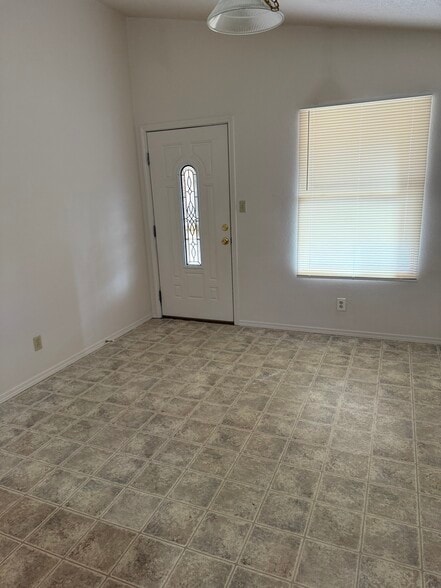 Building Photo - 6716 Butte Volcano Rd NW