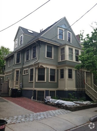 Building Photo - 35 Gorham St