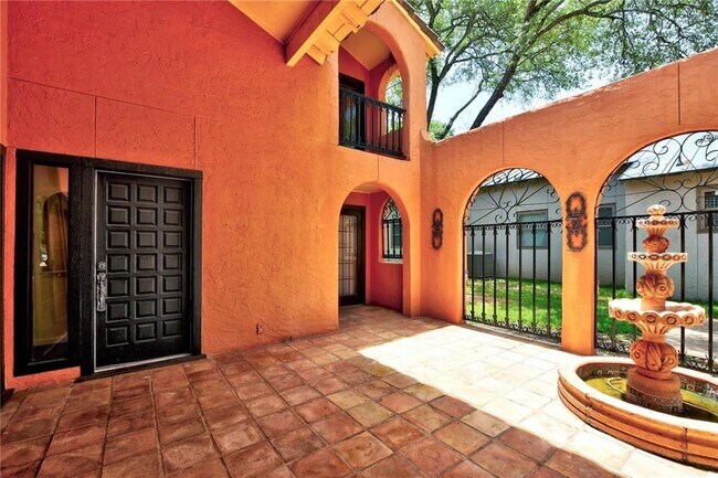 Building Photo - 108 Acapulco Dr