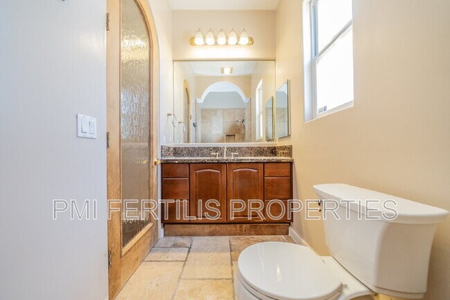 Building Photo - 17425 Cyrus Ln
