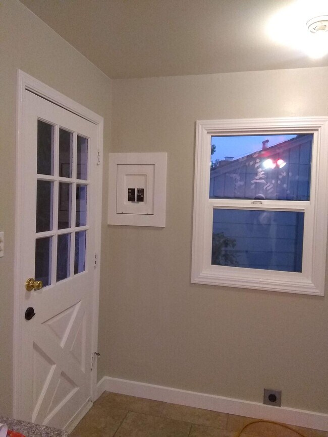 Building Photo - 2424 Humboldt St