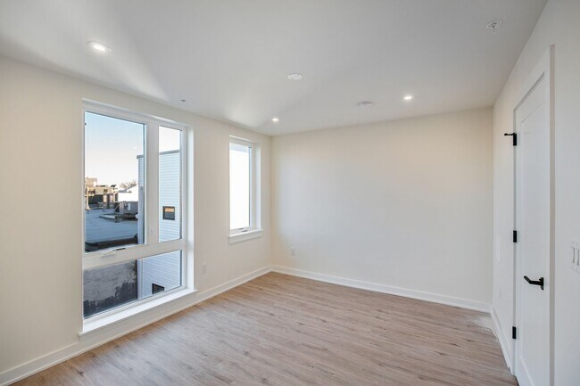 Building Photo - 933 N 29th St
