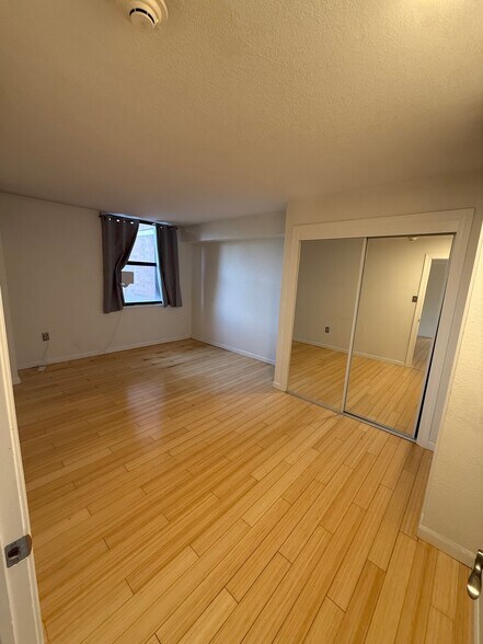 Master Bedroom - 1301 Speer Blvd