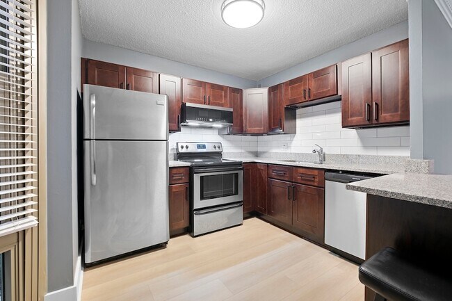 Building Photo - 1340 N Dearborn Pkwy