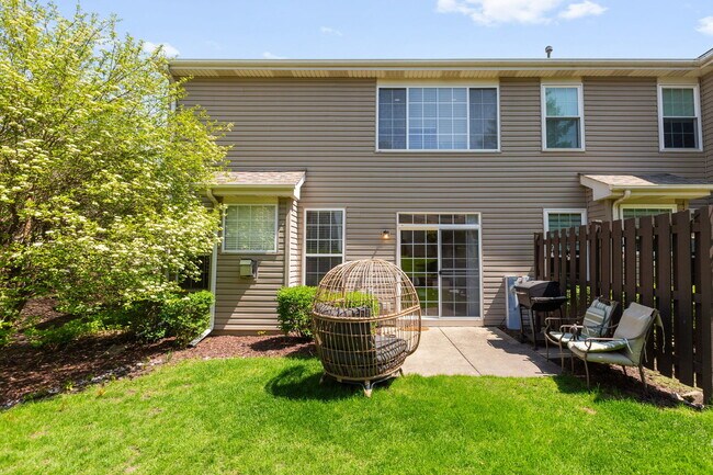 Building Photo - 206 Madison Dr