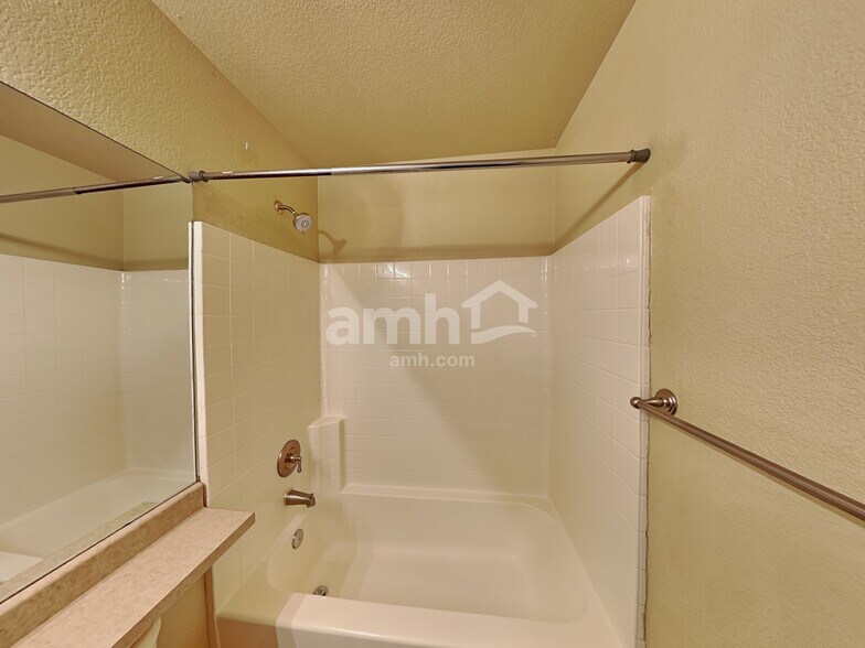 Building Photo - 20930 E 42nd Ave