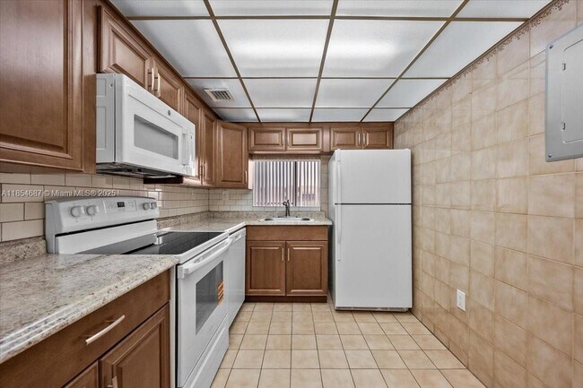 Building Photo - 9440 W Flagler St