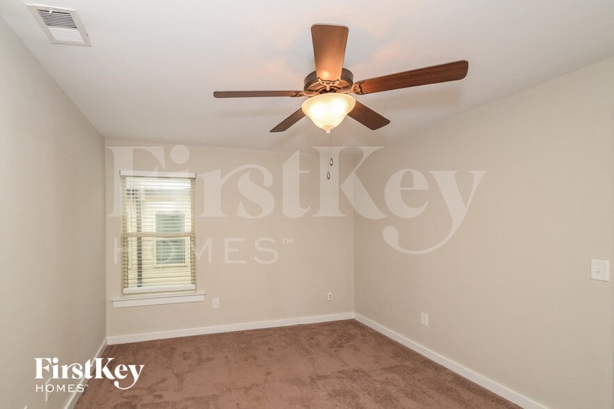 Building Photo - 155 Deer Creek Dr