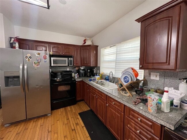 Building Photo - 2312 E 9th Ave