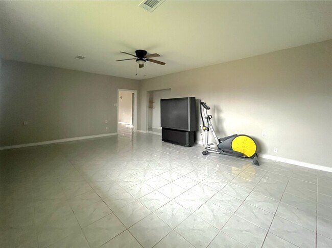 Building Photo - 13522 Hollypark Dr