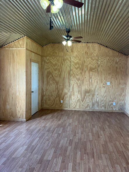 Building Photo - 3893 cr 258