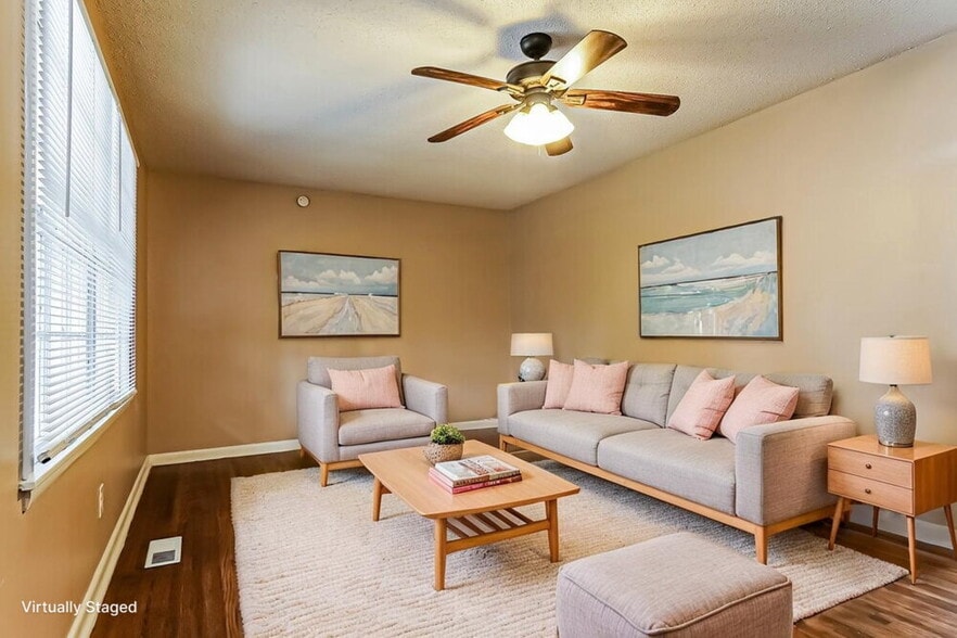 Building Photo - 1505 Bobolink Ln NE