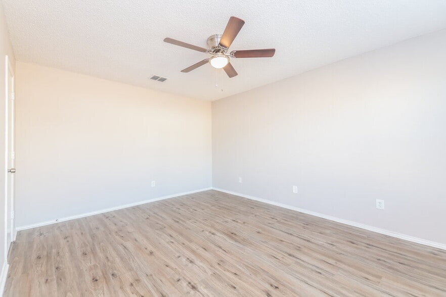 Building Photo - 1537 Warrington Way