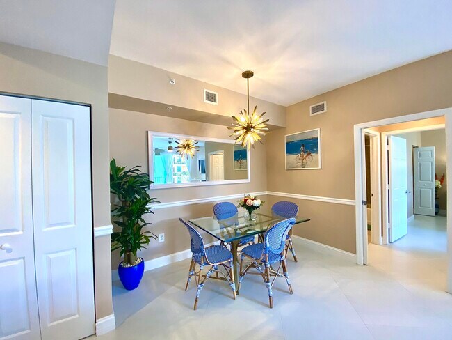 Building Photo - 806 E Windward Way