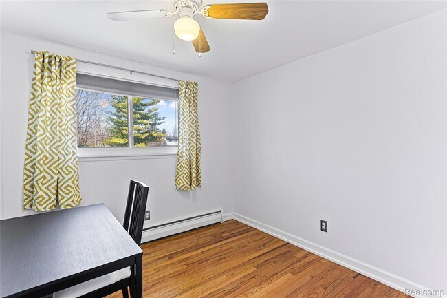 Building Photo - 25690 Glamorgan Dr