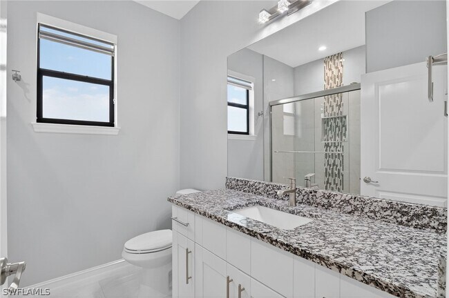 Building Photo - 2326 6th Ave SE