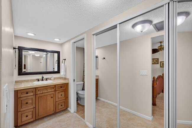 Building Photo - 2800 N Ocean Dr