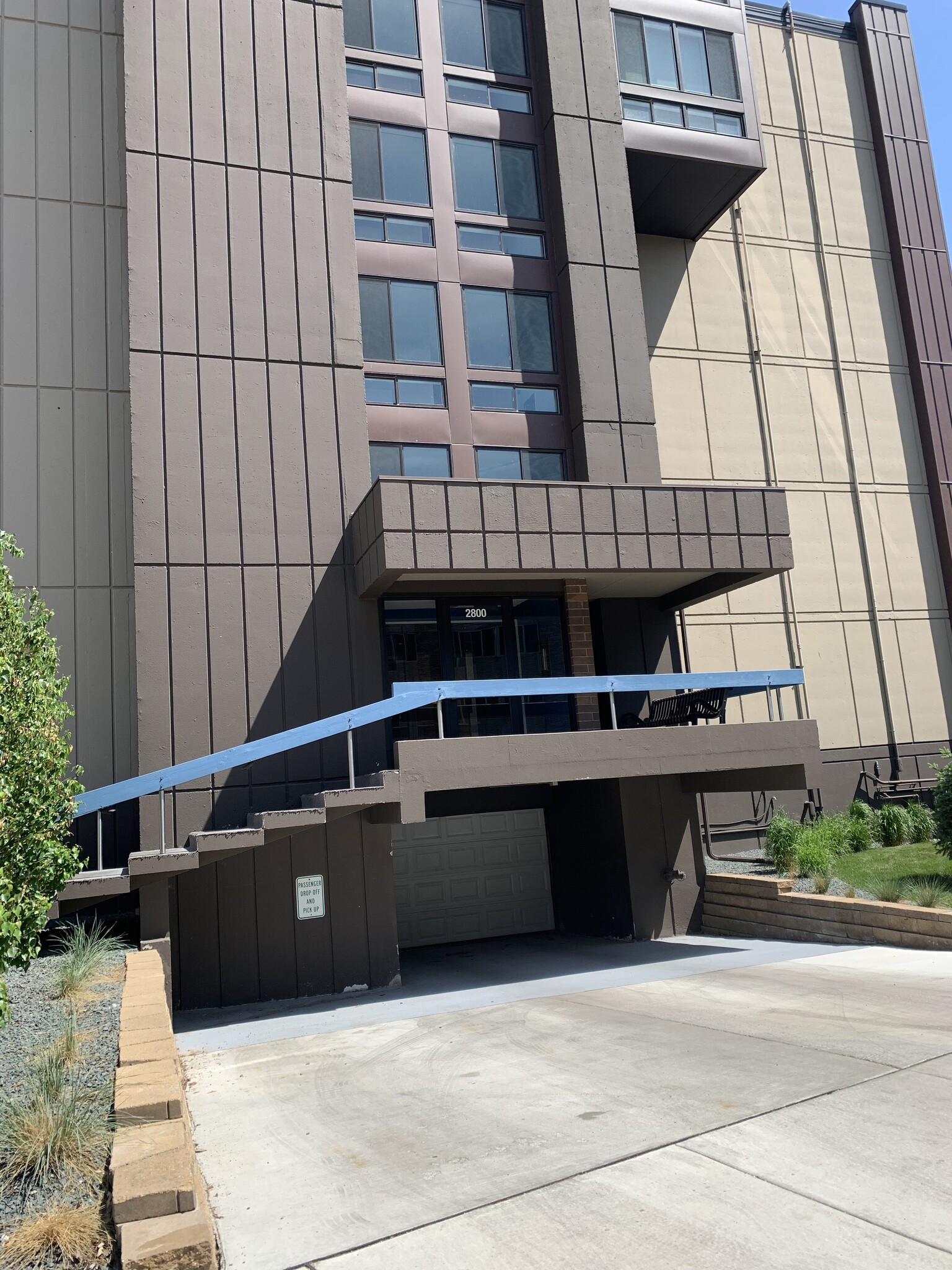 Building Photo - 2800 W 44th St