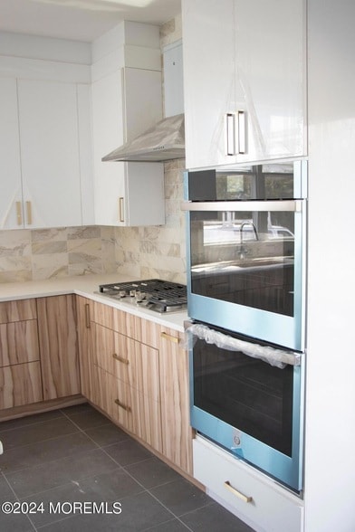 Building Photo - 255 Hollywood Ave