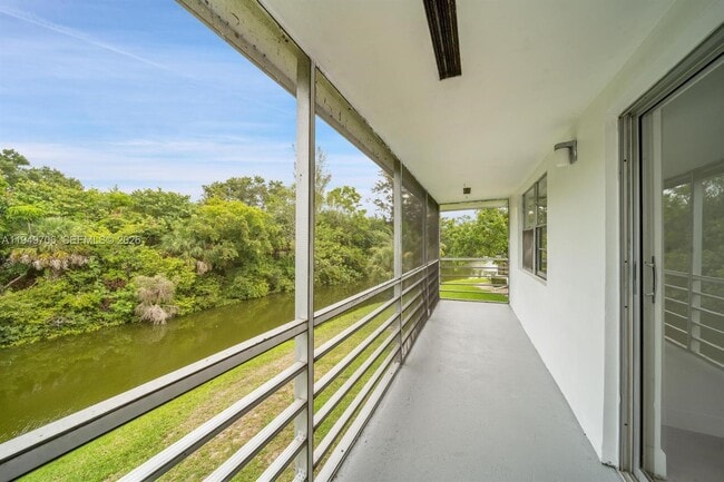 Building Photo - 100 Northampton E