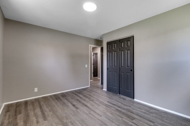 Building Photo - "Charming 4-Bed, 2-Bath Florissant Home wi...