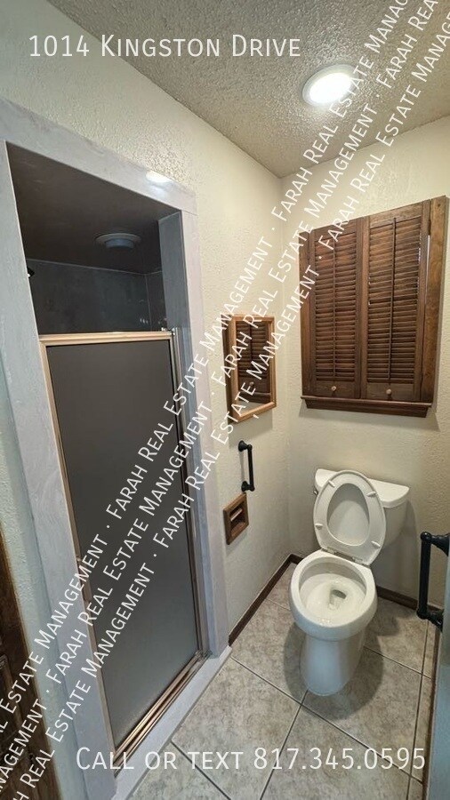 Building Photo - 1014 Kingston Dr