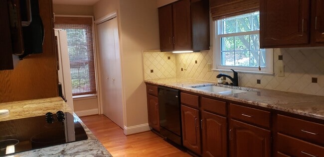 Building Photo - 800 Buffington Ct